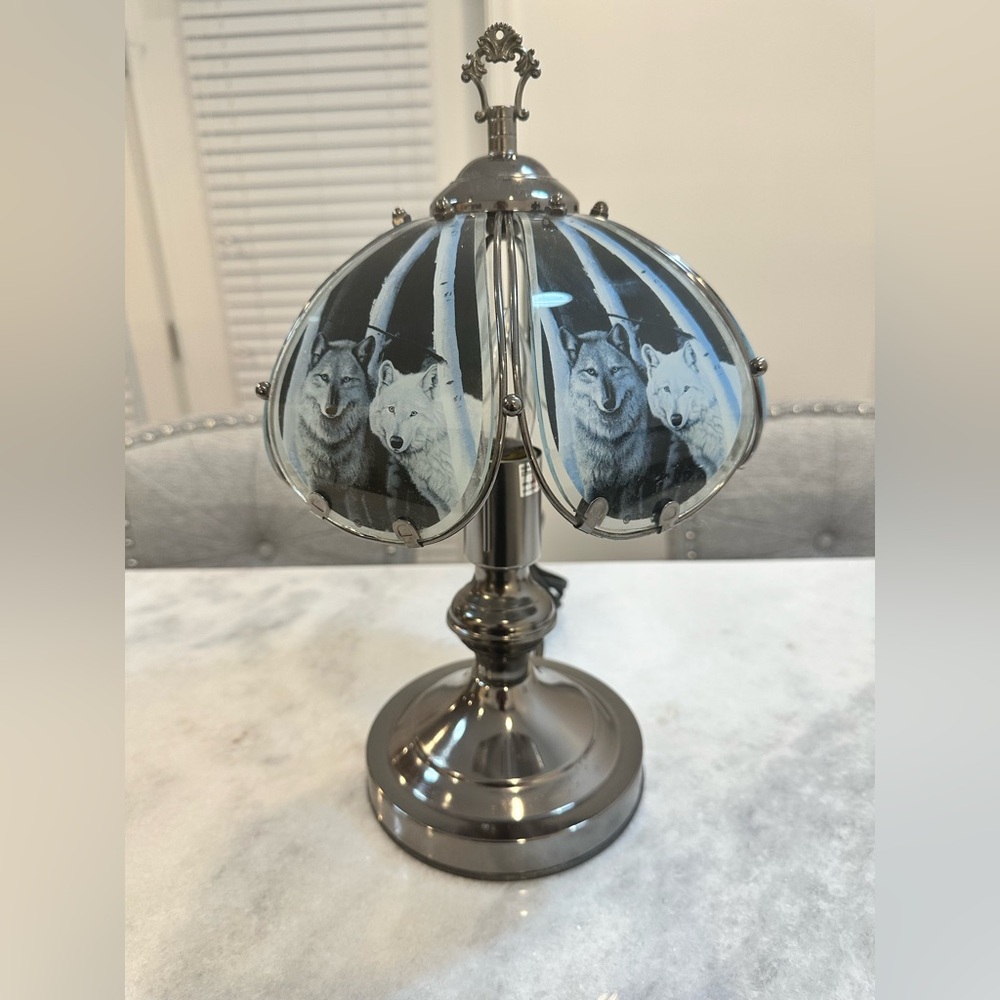 ORE International K320 Glass Wolf Scene Touch Lamp, Satin Nickel